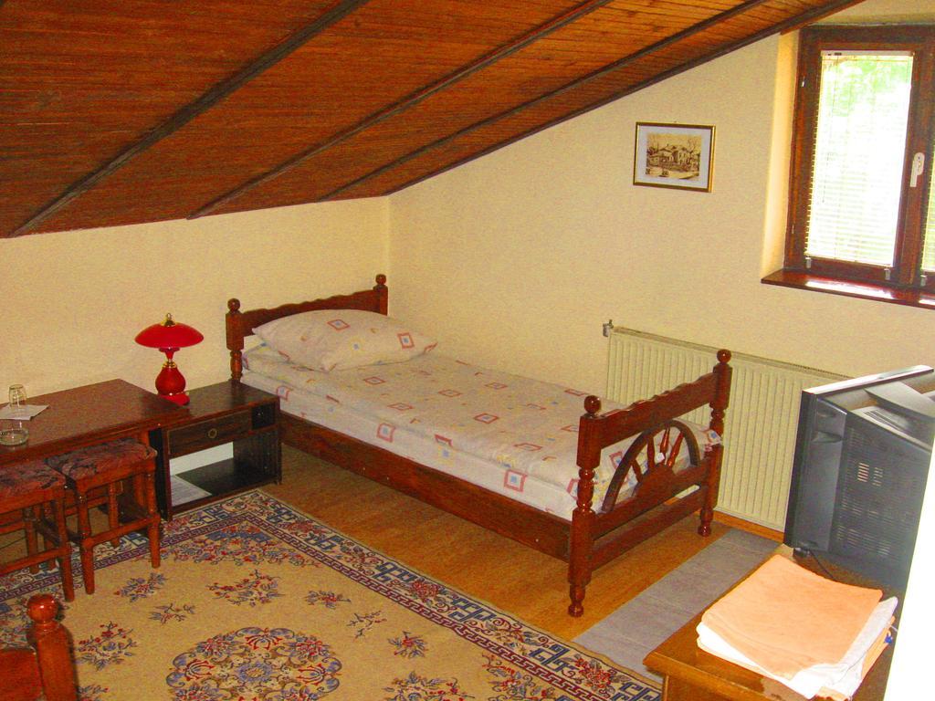 Amfora Rooms Caribrod Dimitrovgrad Habitación foto
